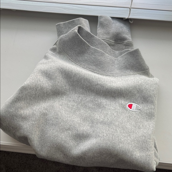 Champion Womens Light Gray Mock Neck Cropped Sweatshirt - Picture 1 of 1